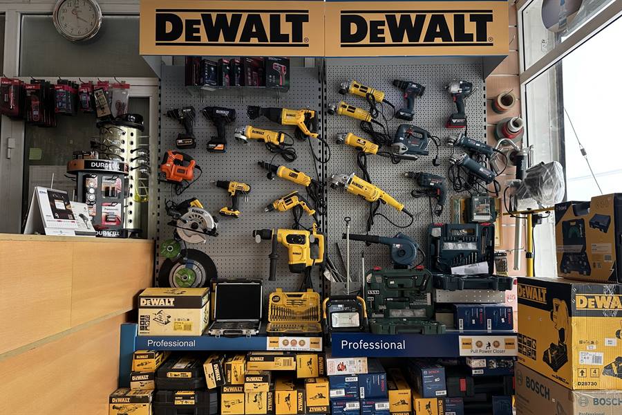 جدار عرض العُدد الكهربائية من DeWALT